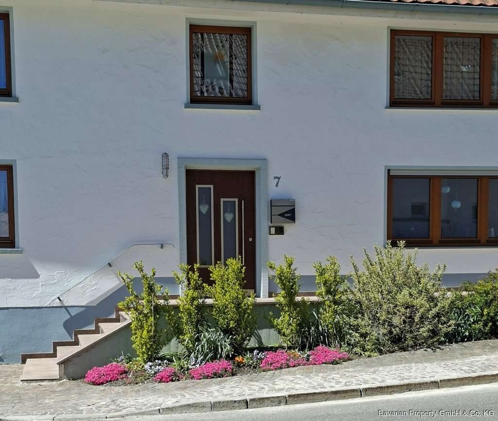 Immobilie in Leibertingen - Großzügige Hofstelle mit Nebengebäuden & optionaler Zusatzfläche - Bild 2