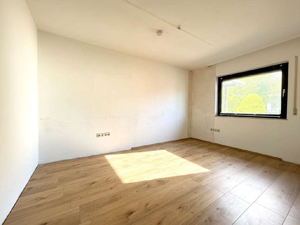 Immobilie in Geisenheim - Großzügiges Einfamilienhaus mit Terrasse und Balkon in schöner Ortsrandlage von Geisenheim-Mar - Bild 4