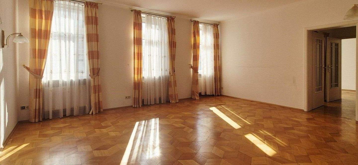 Immobilie in Falkenstein/Vogtland - Wohn- und Geschäftshaus im Zentrum Falkensteins - Bild 1