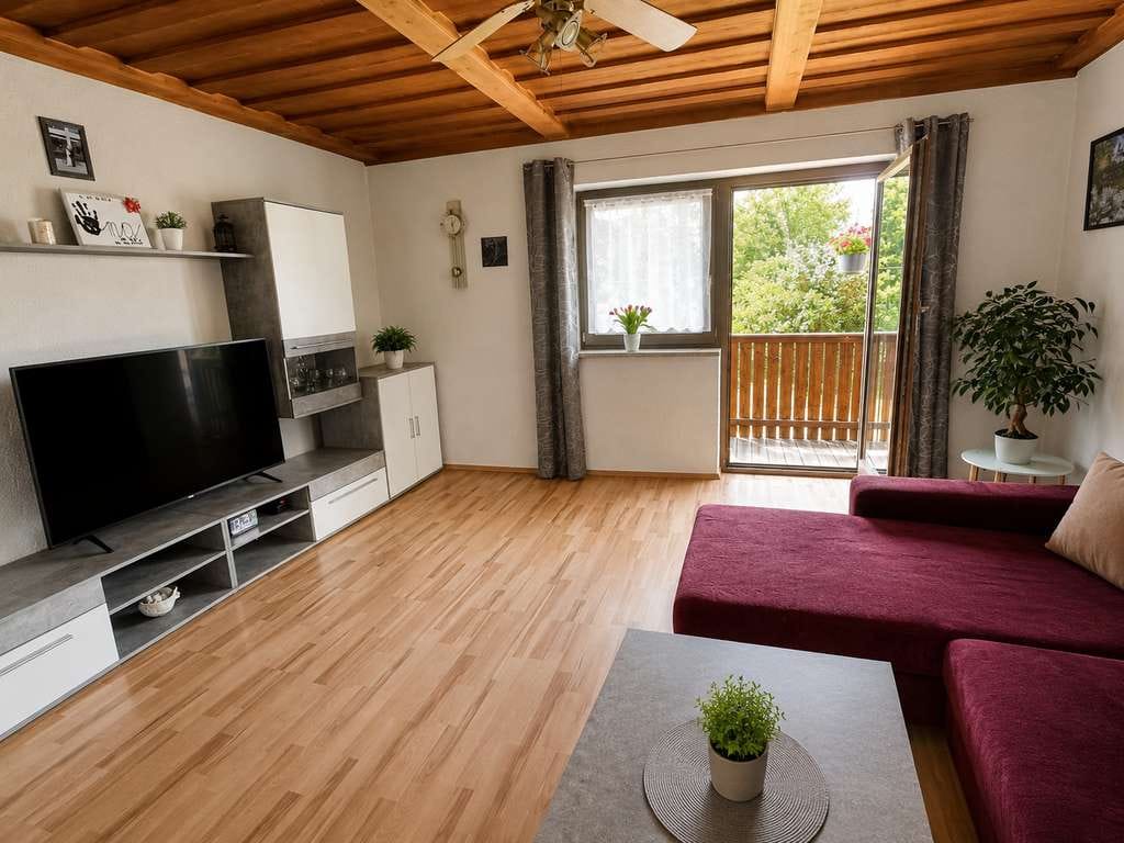 Immobilie in Neuschönau - Wohnhaus mit 2.600 m² Grundstück, Werkstatt und Entwicklungspotenzial nahe Nationalpark - Bild 0