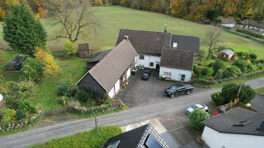 Immobilie in Much - IHR neues Zuhause im Grünen | 2-3 Wohneinheiten mit 7 Zimmern | Ausbaupotenzial - Bild 1