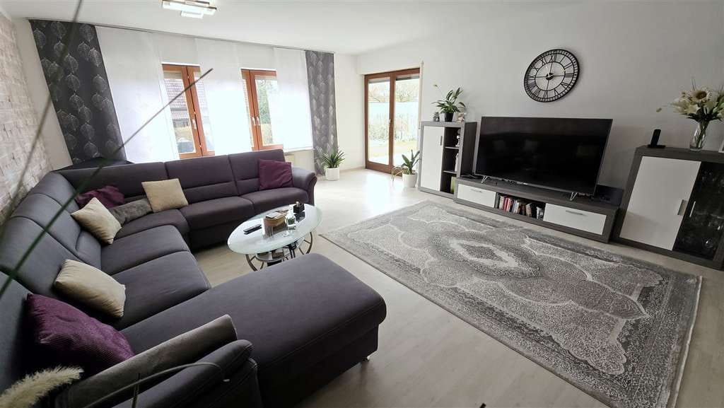 Immobilie in Poppenhausen - Großzügiges Reihenendhaus mit Einliegerwohnung, Garten und Garage in ruhiger Lage von Kützberg - Bild 3