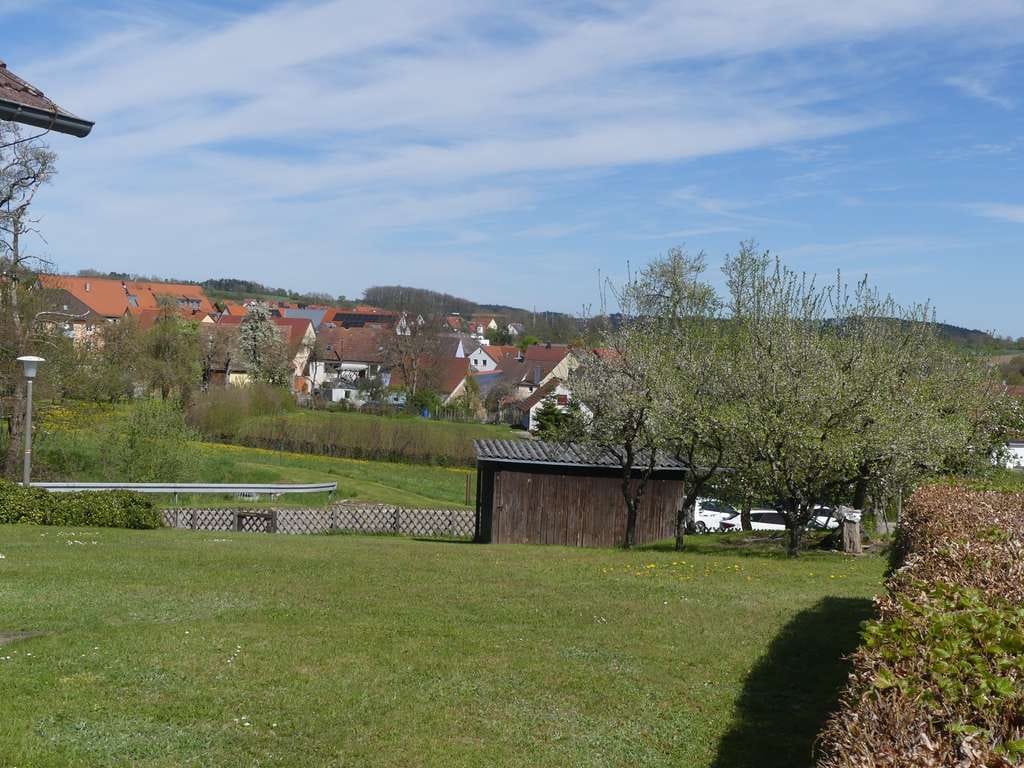 Immobilie in Sachsen bei Ansbach - Einfamilienhaus mit herrlichem Fernblick  in Sachsen b. Ansbach! - Bild 2