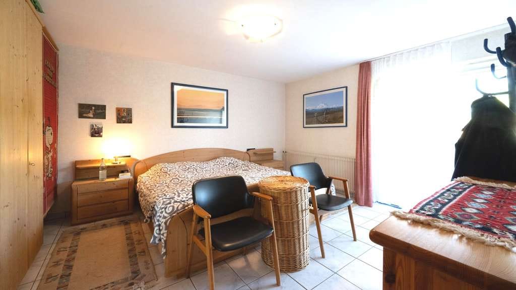 Immobilie in Herrenberg - Sonnige Erdgeschosswohnung mit viel Platz, eigenem Garten, Terrasse und Balkon! - Bild 4
