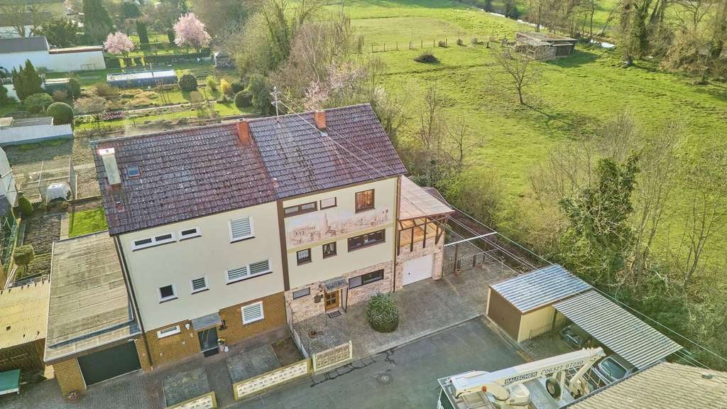 Immobilie in Böhl-Iggelheim - Wohnen mit Weitblick ins Grüne – Doppelhaushälfte mit Gartenparadies - Bild 2
