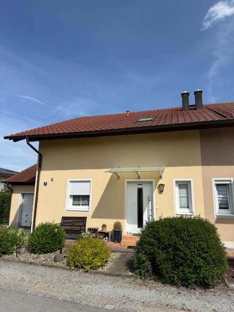 Immobilie in Künzing - Gepflegte vermietete Doppelhaushälfte mit Garten, Terrasse, Garage & Keller! - Bild 3