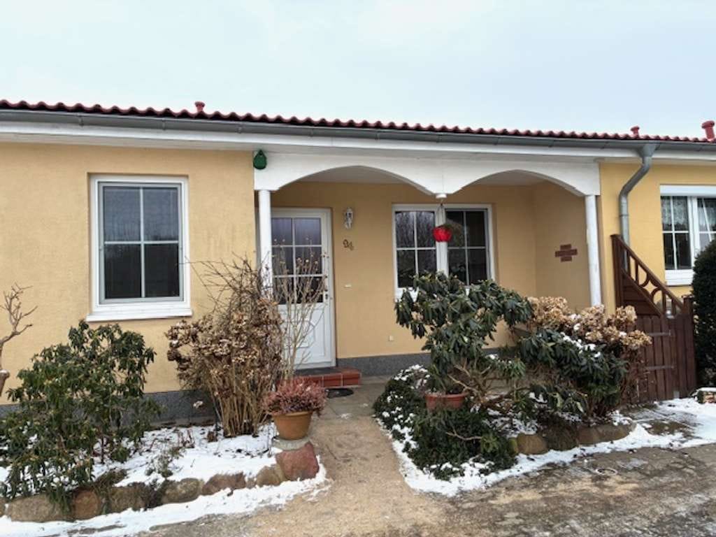 Immobilie in Stralendorf - Gepflegtes, barrierefreies Reihenmittelhaus im Bungalowstil mit Wintergarten und Doppelcarport - Bild 0