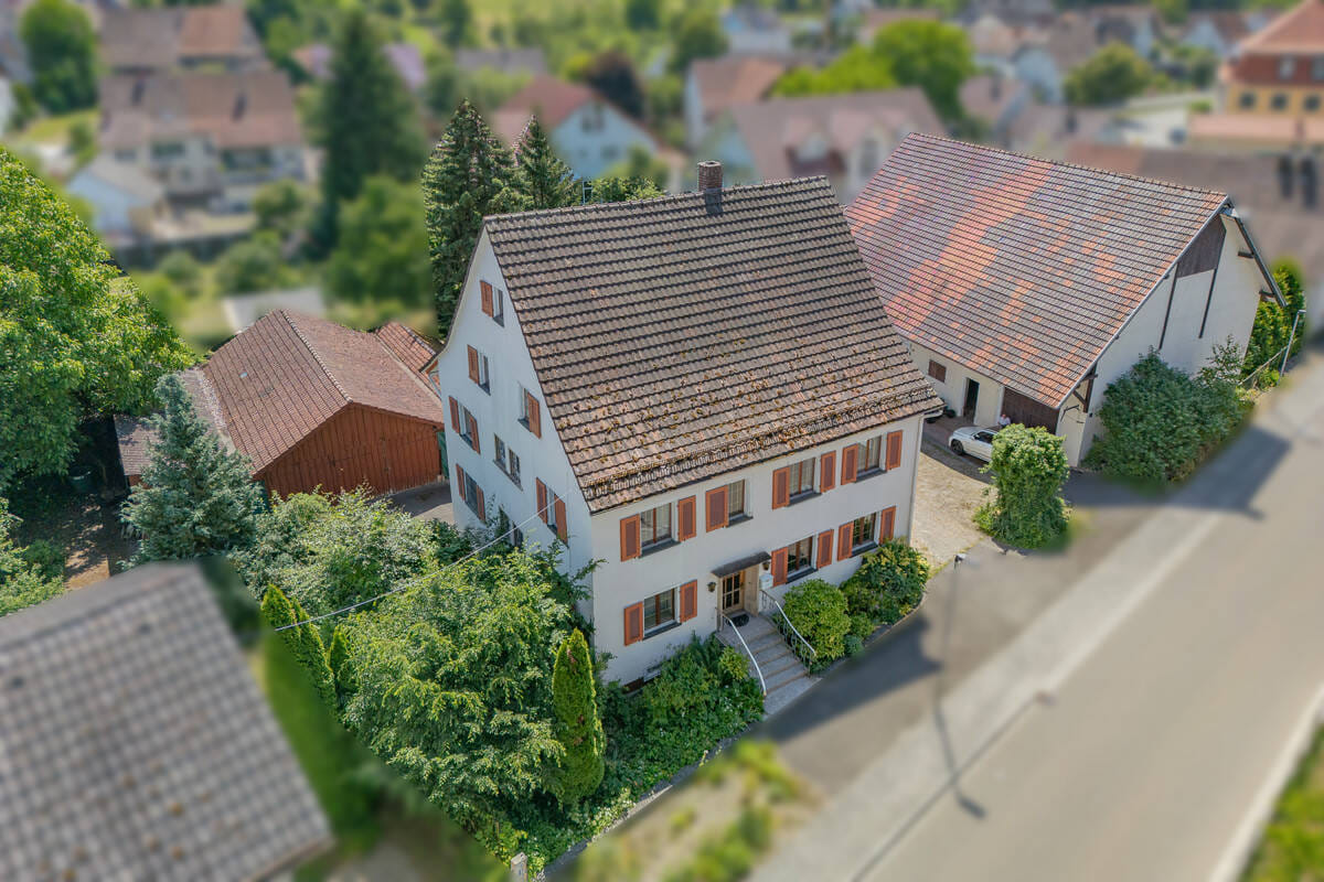 Immobilie in Hilzingen - Landwirtschaftliches Gebäude mit viel Platz und großem Grundstück - Bild 1