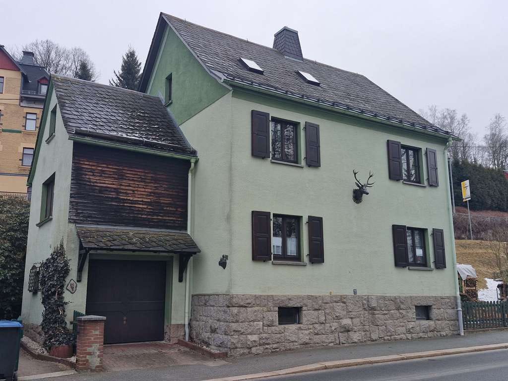 Immobilie in Zschorlau - Viel Platz für die ganze Familie - schönes Haus in Zschorlau! - Bild 0