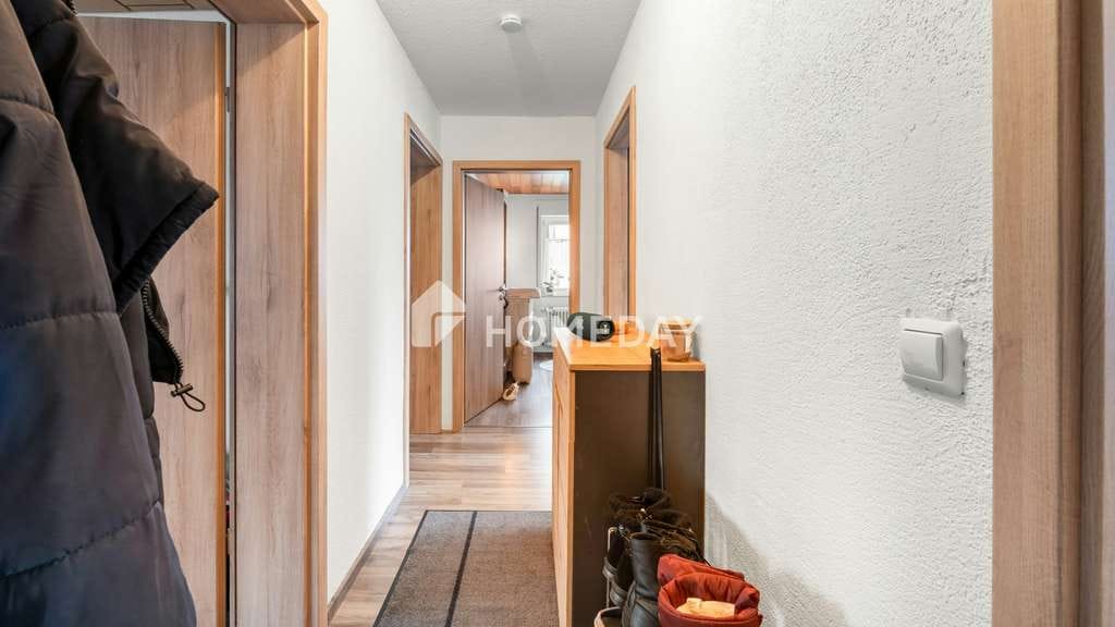 Immobilie in Furtwangen im Schwarzwald - Diesen Sommer bezugsfrei!
3-Zimmer-Wohnung im Grünen mit Süd-Loggia und Stellplatz  - Bild 3
