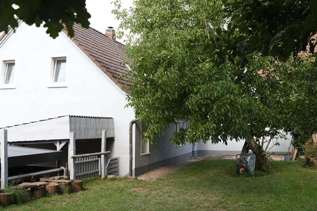 Immobilie in Jettenbach - Komplett renoviertes Einfamilienhaus mit Carport und ebenen Grundstück. - Bild 3