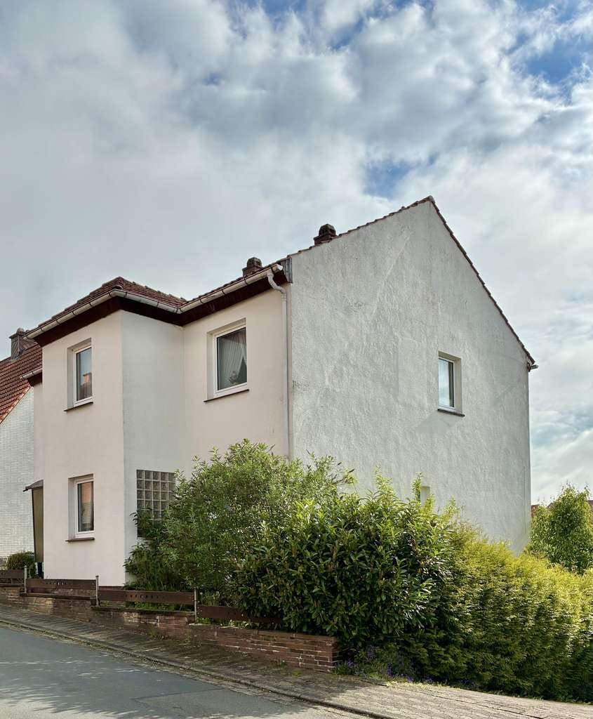 Immobilie in Uslar - Charmantes, freistehendes Ein- bis Zweifamilienhaus im beliebten Uslar - Bild 1