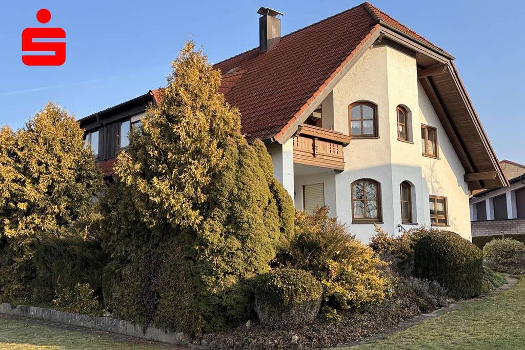 Immobilie in Euerbach - Hochattraktives, freistehendes Zweifamilienwohnhaus  - Euerbach - Bild 0