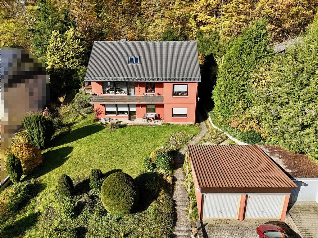 Immobilie in Schlangenbad - Wambach: Ein Einfamilienhaus mit Einliegerwohnung in direkter Waldrandlage - Bild 0