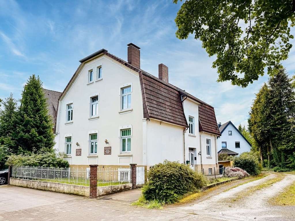 Immobilie in Bielefeld - Handwerker gesucht! Sanierungsobjekt mit Werkstatt und großem Grundstück in Bielefeld - Gellershagen - Bild 0