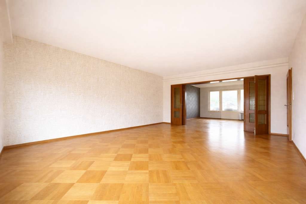 Immobilie in Lohr am Main - 160 m² Wohnfläche + 2 Garagen und Garten – viel Platz & großes Potenzial - Bild 2