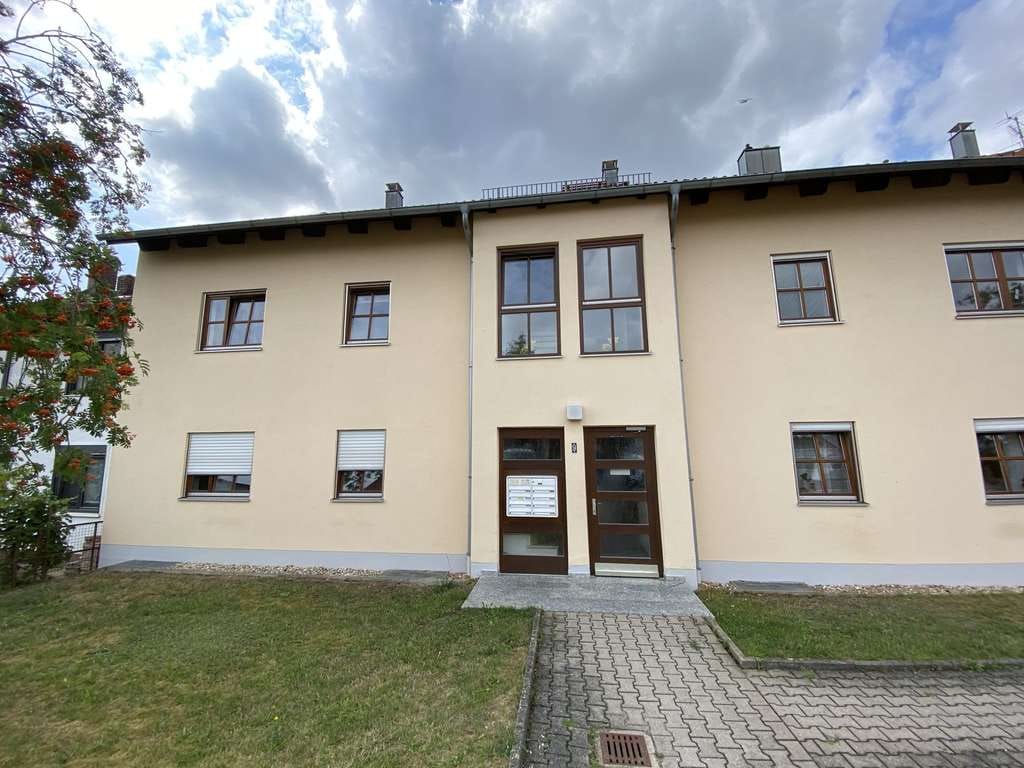 Immobilie in Beratzhausen - Helle 2–Zimmer–Wohnung mit 2 Stellplätzen in sonniger Südwestlage – Beratzhausen - Bild 1