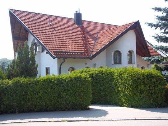 Immobilie in Lonsee - Provisionsfrei* ZFH: 5 ZiWo + 4 ZiWo, 3 Ebenen, Grund 802 m² in 89173 Lonsee zu verkaufen. - Bild 0