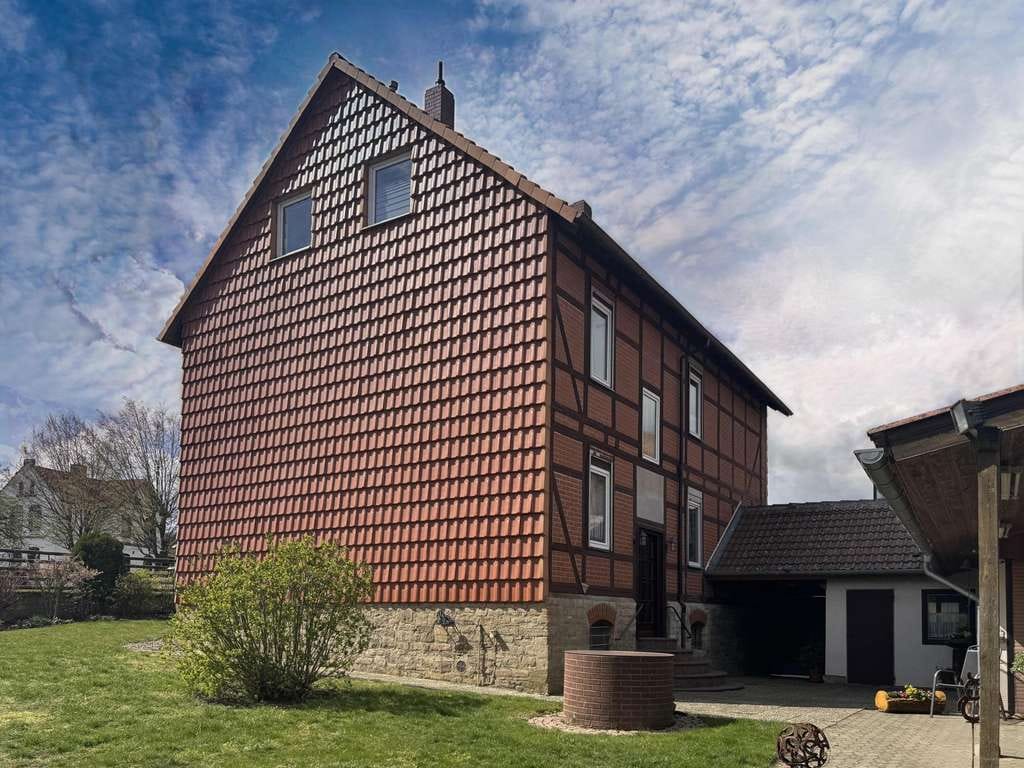 Immobilie in Jerxheim - Charmantes Fachwerkhaus mit vielseitiger Nutzung, Garten und Kalthalle auf separatem Grundstück in  - Bild 0