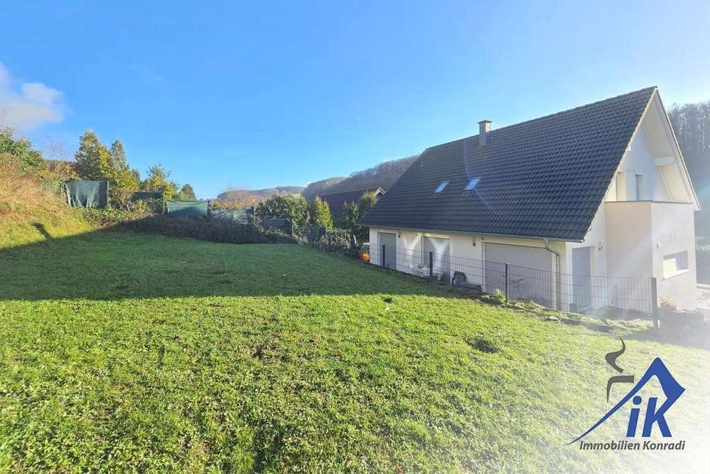 Immobilie in Reichenbach-Steegen - IK | Albersbach: großzügiges Einfamilienhaus in perfekter Lage für Familien - Bild 2