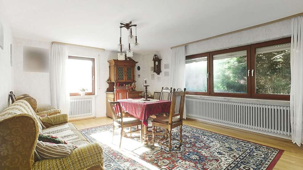 Immobilie in Volkach - Ein Zuhause mit Raum für Ideen - Bild 2