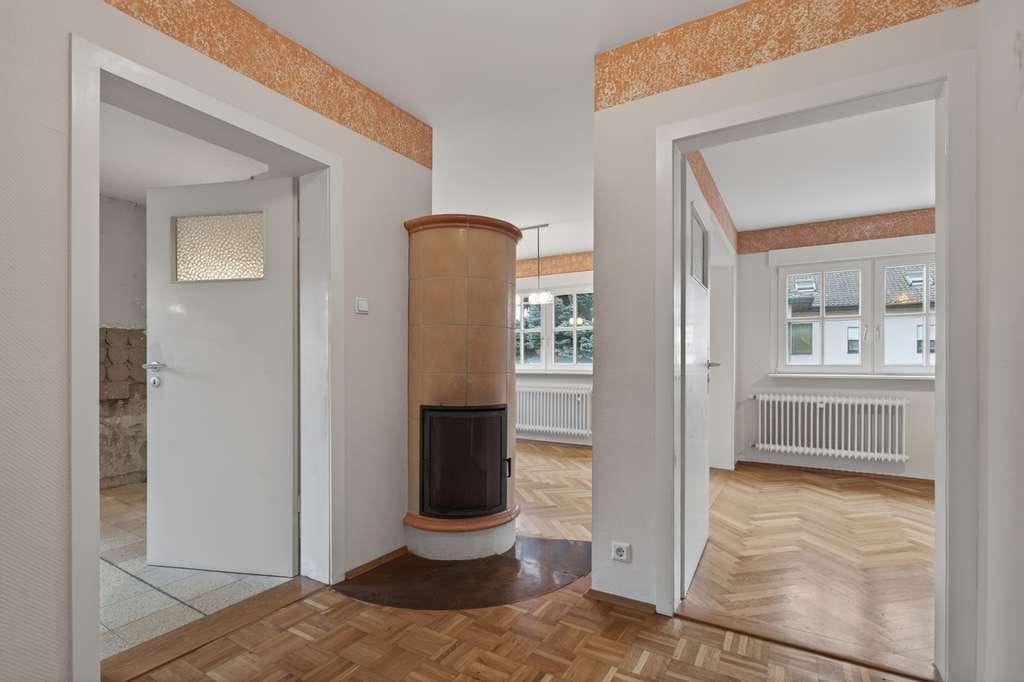 Immobilie in Keltern - Renovierungsbedürftiges Zweifamilienhaus in ruhiger Wohnlage von Keltern / Ellmendingen - Bild 3