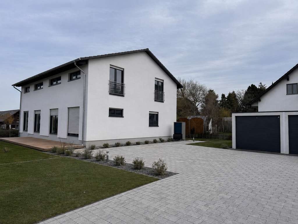 Immobilie in Fischach - Eigentum statt Miete: Neubau-DHH nahe Augsburg | 170 m² | oft günstiger als Miete - Bild 0
