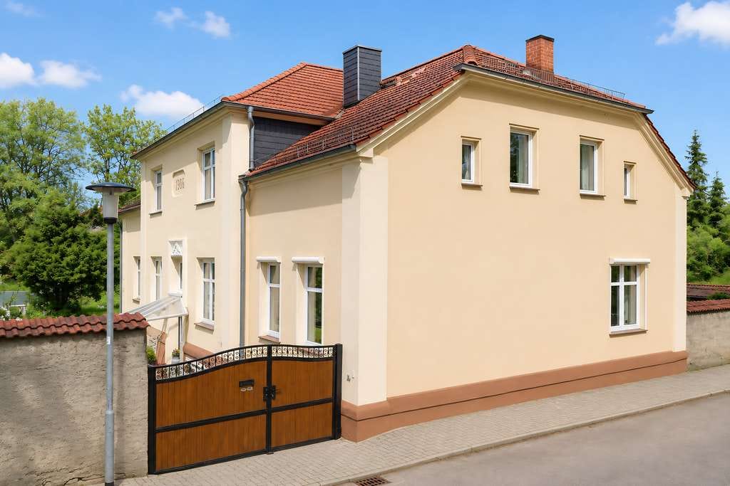 Immobilie in Hohe Börde - Charaktervolle Landhausvilla mit großem Garten in idyllischer Lage von Eichenbarleben - Bild 1