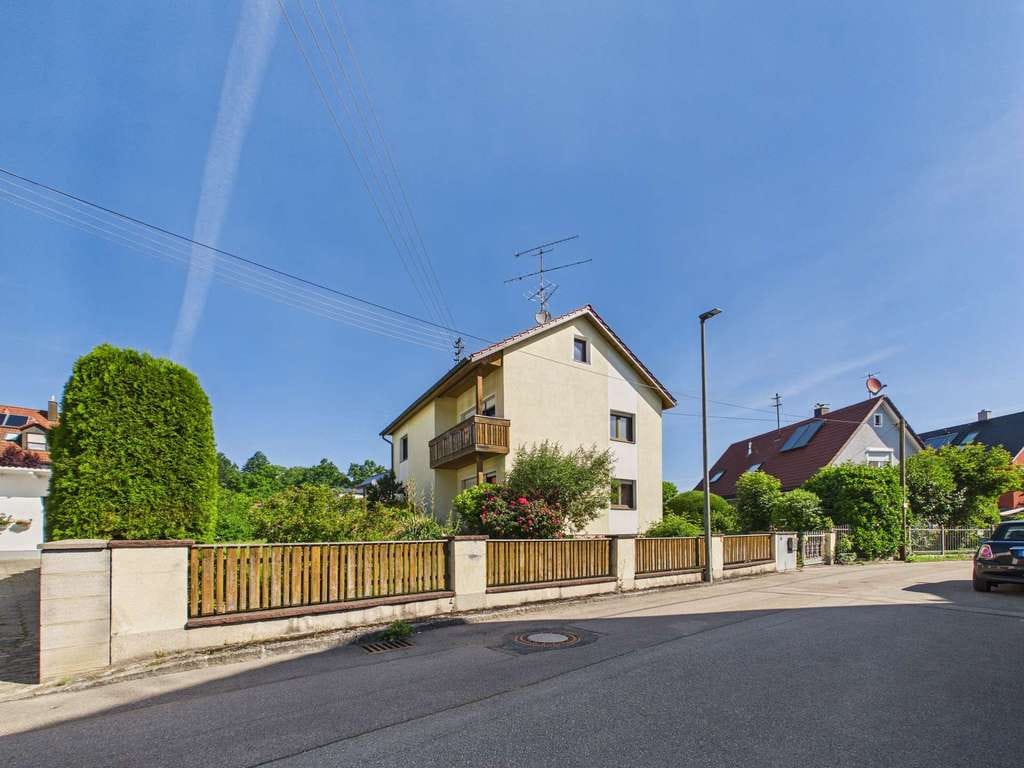 Immobilie in Hebertshausen - SITULI: Geräumiges Zweifamilienhaus mit viel Potenzial in Hebertshausen - Bild 0