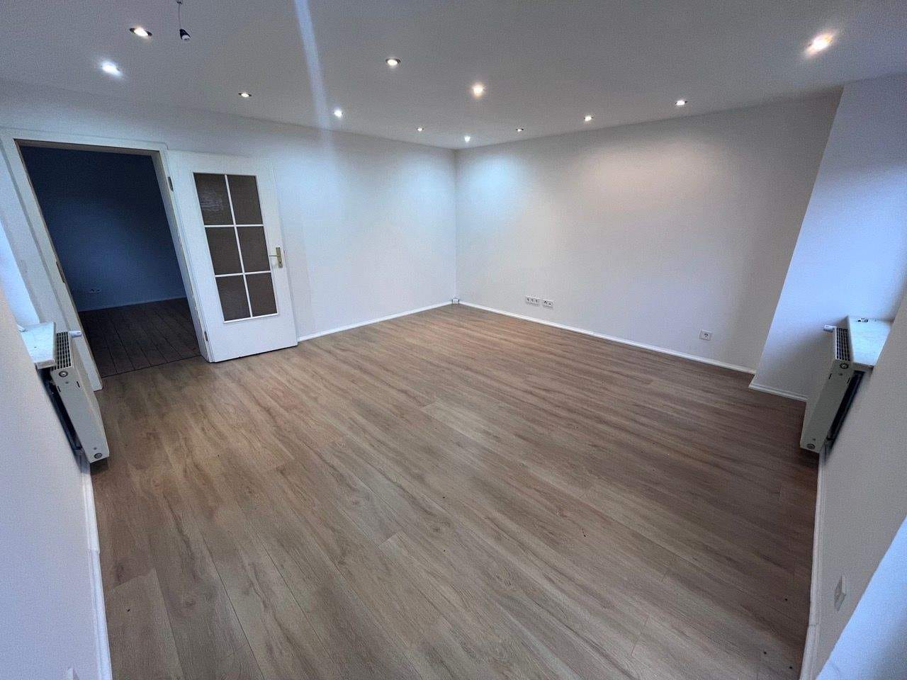Immobilie in Lützen - Vermietetes Büro und Gewerbeobjekt,  Verkauf mit Rückmietung - Bild 0
