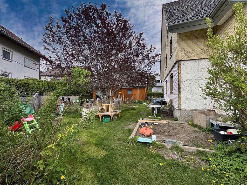 Immobilie in Titisee-Neustadt - Viel Platz zum Leben – Einfamilienhaus auf weitläufigem Grundstück - Bild 1