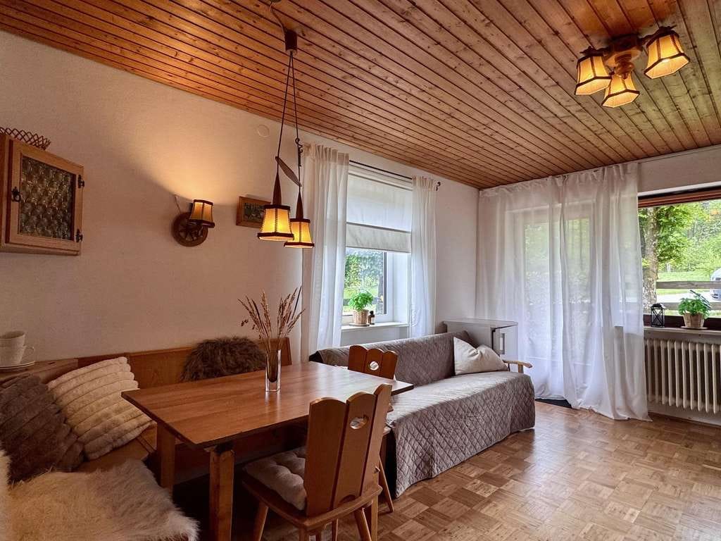 Immobilie in Schleching - Charmantes 1-Zimmer-Apartment mit Terrasse und Bergpanorama im Chiemgau - Bild 0