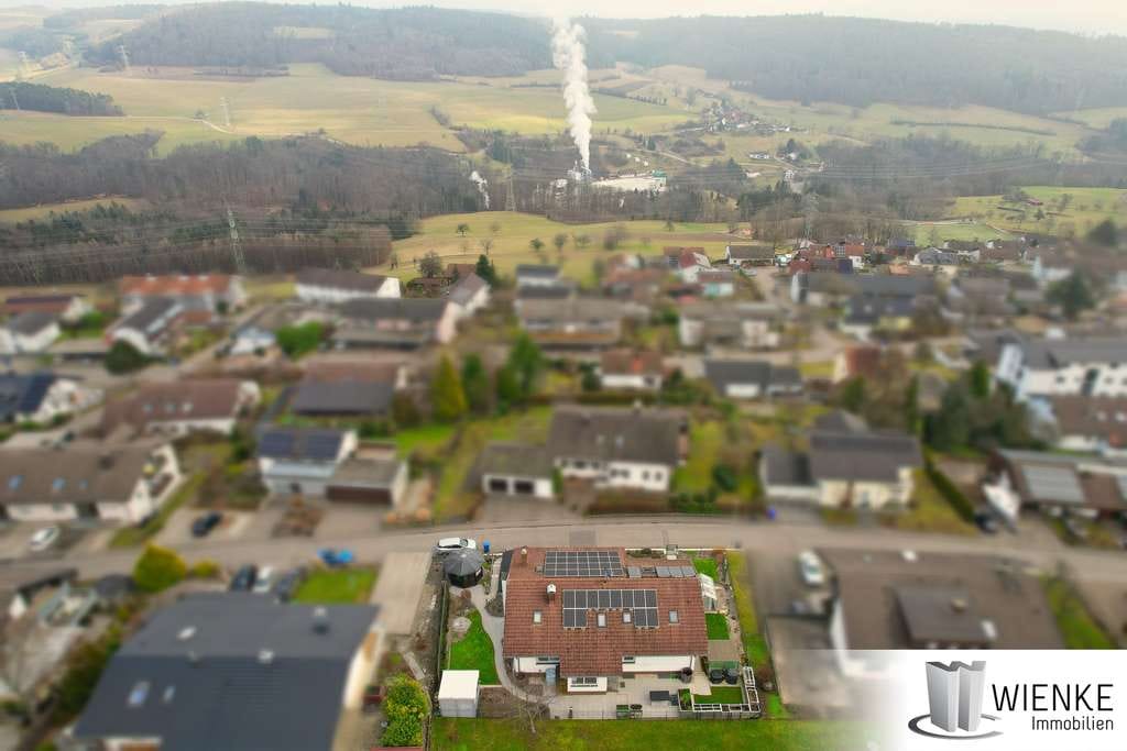 Immobilie in Weilheim - 3 Familienhaus in Weilheim, PV-Anlage mit Akku, großes Grundstück, Leerstand ab April - Bild 2