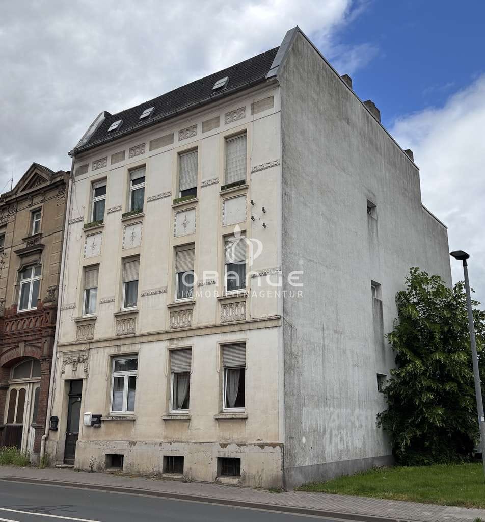 Immobilie in Calbe (Saale) - * Voll vermietetes Mehrfamilienhaus mit 3 Wohneinheiten – Solide Kapitalanlage in Calbe * - Bild 0