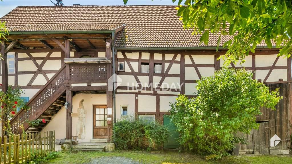 Immobilie in Bempflingen - Historisches Fachwerkhaus: Das "Schlössle" mit Geschichte & Potenzial wartet auf neue Eigentümer - Bild 2
