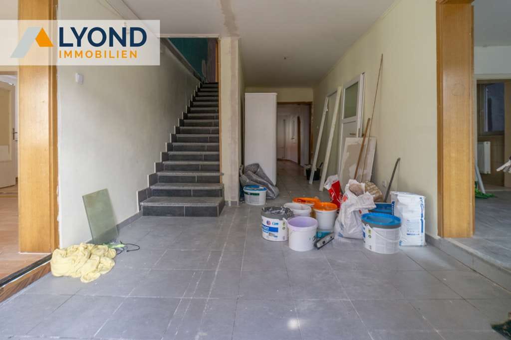 Immobilie in Warburg - Platzwunder für Großfamilien – 12 Zimmer, 3 Etagen, viele Möglichkeiten! - Bild 2