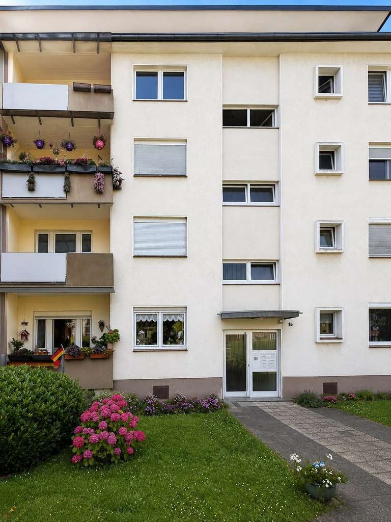 Immobilie in Kamp-Lintfort - Gut geschnittene Eigentumswohnung im gepflegtem Mehrmfamilienhaus! - Bild 0
