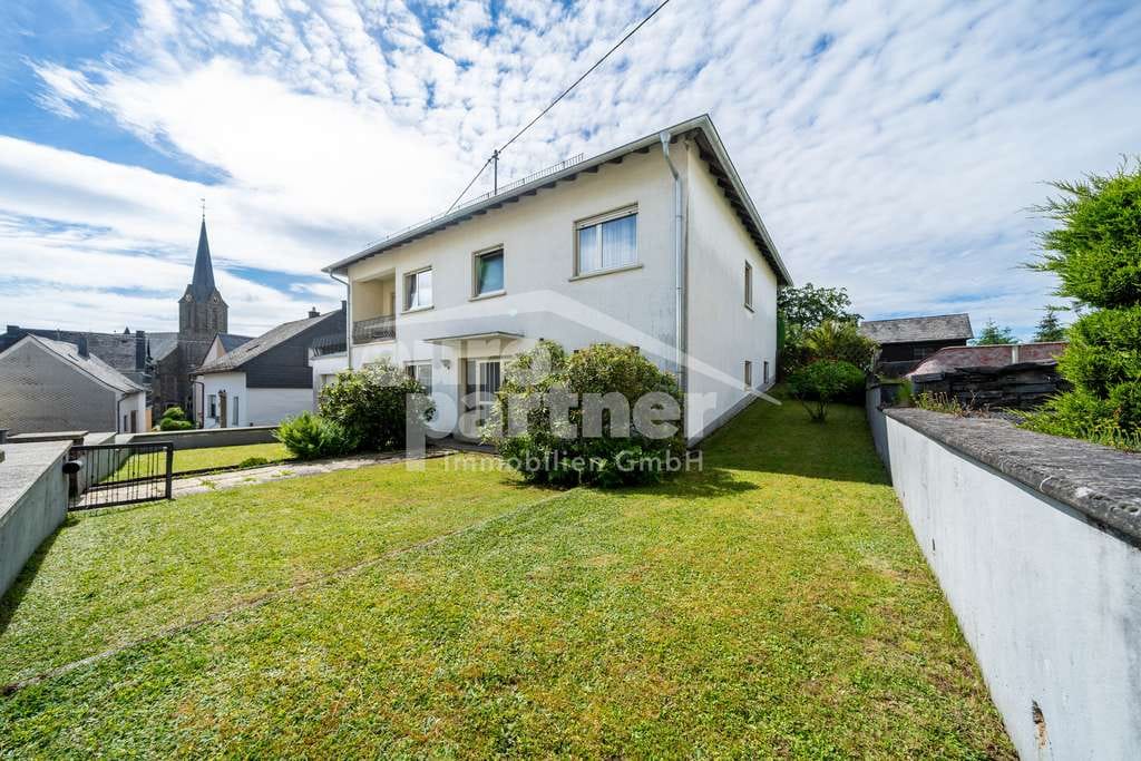 Immobilie in Bundenbach - Großzügiges Einfamilienhaus mit weitläufigem Garten in Bundenbach! - Bild 1