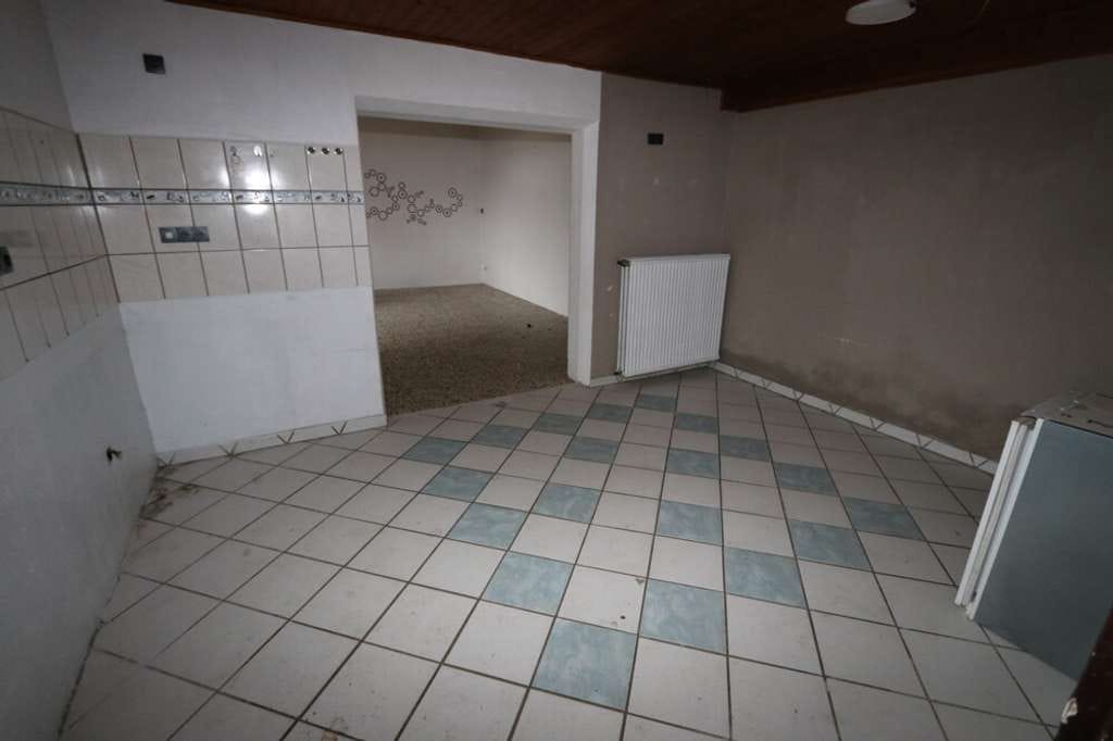 Immobilie in Jüchen - + Jüchen + EFH + sanierungsbedürftig + Bj. 1951 + ca. 857 m² Grundstück. + ca. 125 m² Wohnfläche + - Bild 2