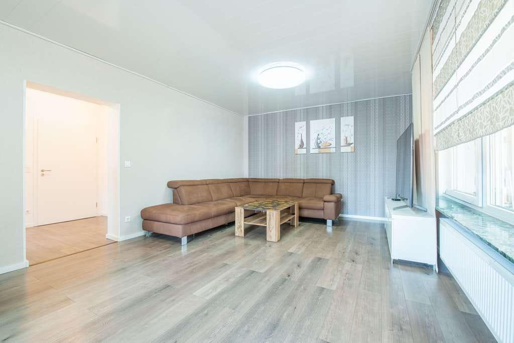 Immobilie in Leidersbach - ++Charmantes EFH in ruhiger Ortsrandlage mit Einliegerwohnung, idyllischem Garten und Garage++ - Bild 3