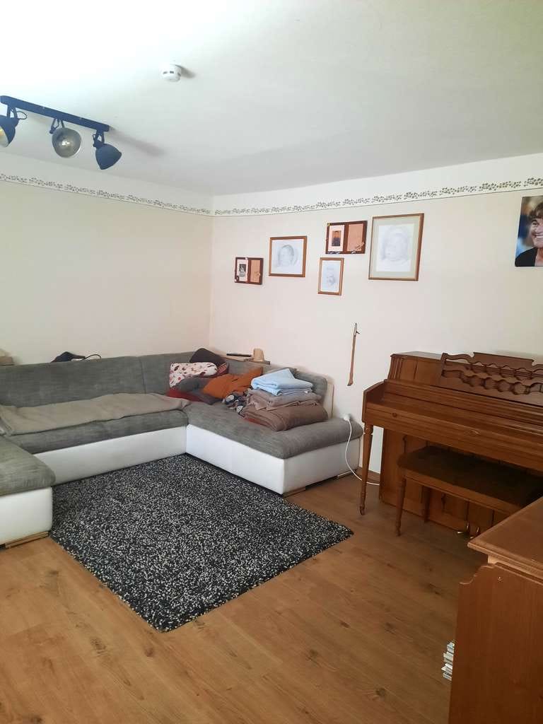 Immobilie in Buch - Kernsaniertes Einfamilienhaus mit Möglichkeit zur Pferdehaltung - Bild 2