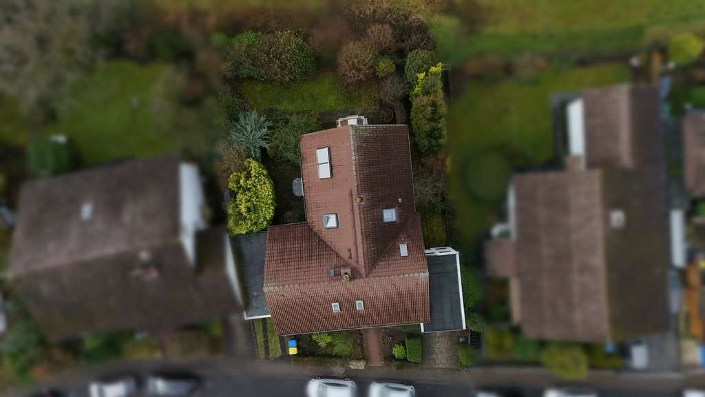 Immobilie in Fernwald - Großzügiges Mehrgenerationenhaus mit zwei Wohneinheiten in attraktiver Lage von Fernwald Annerod - Bild 2