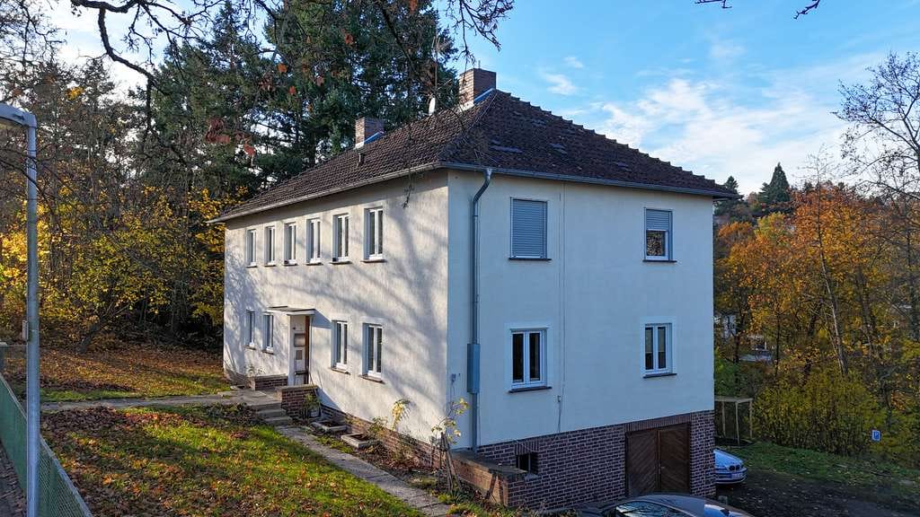 Immobilie in Bad Wildungen - Zentral. Mit Weitblick. Ehemaliges Pfarrhaus mit außergewöhnlichem Grundstück in Bad Wildungen - Bild 2