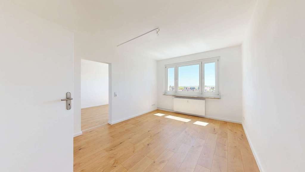 Immobilie in Kitzscher - Modernisierte 2-Zimmer-Dachgeschosswohnung | Bezugsfrei und sofort verfügbar - Bild 1