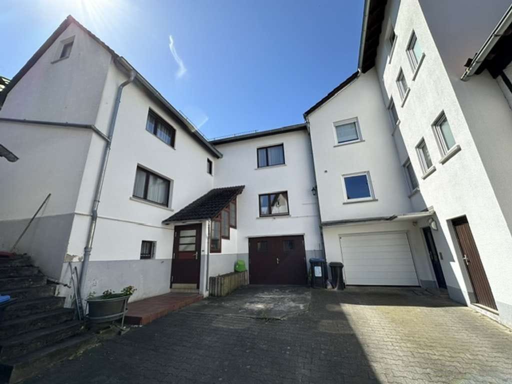 Immobilie in Wehrheim - Charmantes Einfamilienhaus im alten Ortskern von Pfaffenwiesbach - Bild 2
