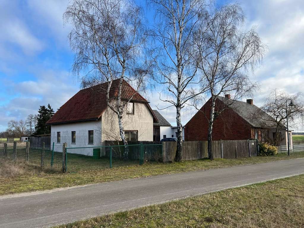 Immobilie in Seehausen - Riesiges Grundstück in Fast-Alleinlage mit Ausbaupotenzial und förderfähig - Bild 1