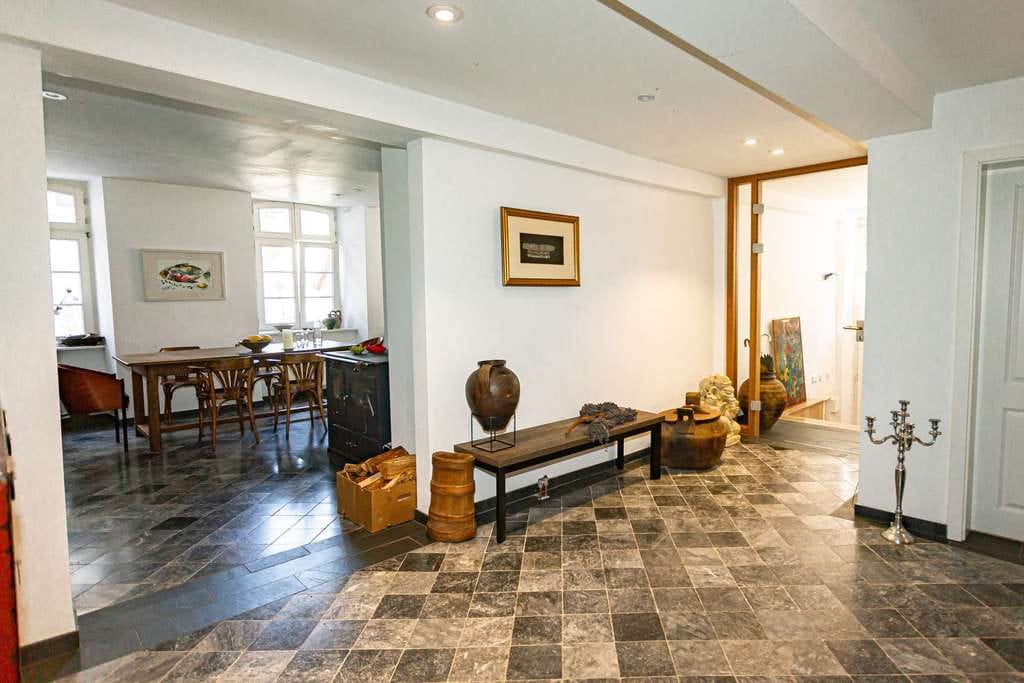 Immobilie in Sankt Aldegund - Historisches Zehnthaus mit Wellnessbereich, Garten, Terrasse und Garage in St. Aldegund, nähe Zell - Bild 1