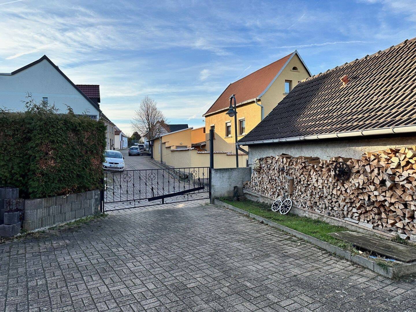 Immobilie in Querfurt - Ruhige Lage - mit Blick über Querfurt ! - Bild 3