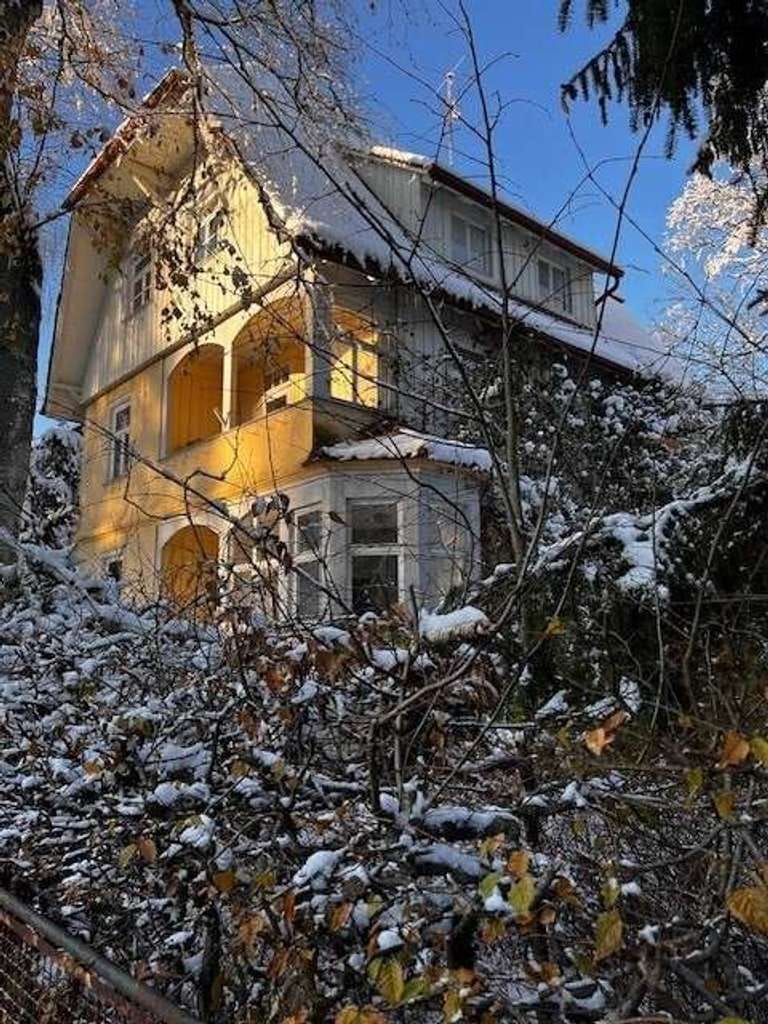 Immobilie in Schömberg - DENKMAL! Sanierungsbedürftige "Villa Hedwig" im Kurort Schömberg, ca. 236m² Wohnfläche, prov.frei - Bild 3