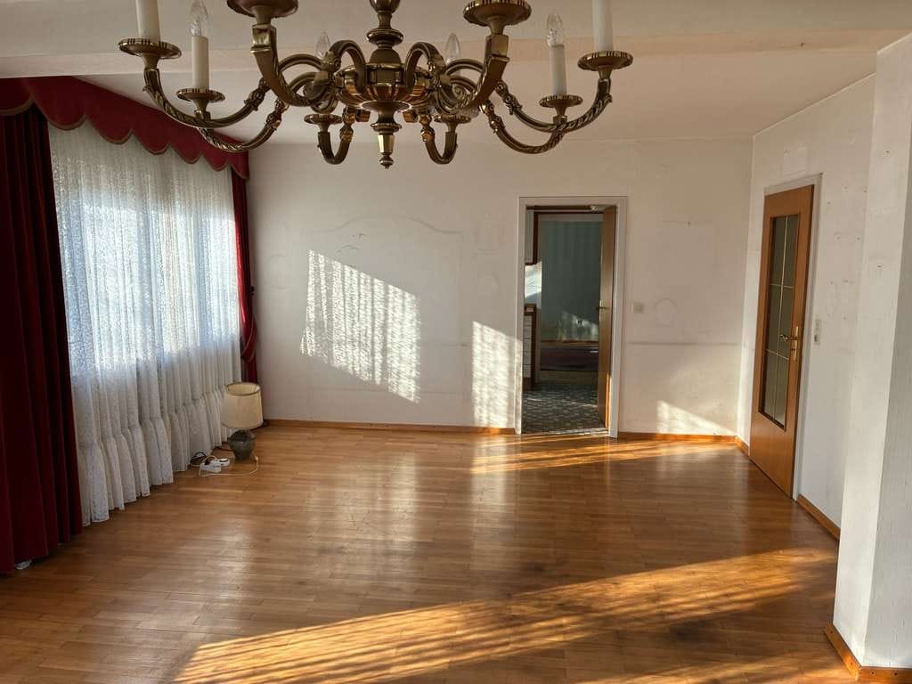 Immobilie in Kraichtal - Einfamilienhaus mit 8 Zimmern in Kraichtal, bezugsfrei ab 1.4.2026 - Bild 3